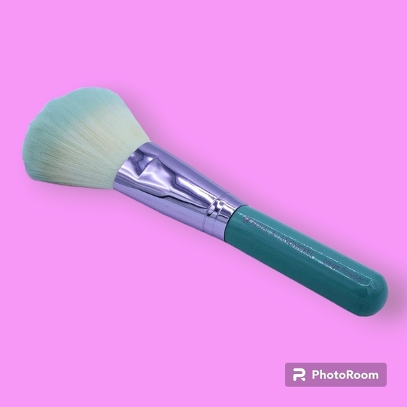 Royal & Langnickel Large Powder Makeup Brush - Picture 1 of 3